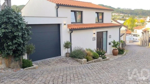Moradia para Venda em Orgens