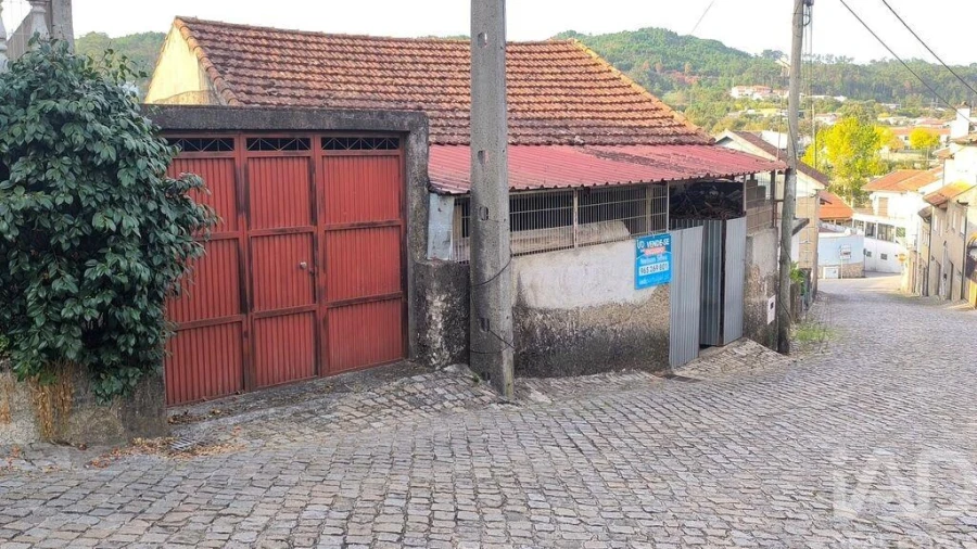 Moradia para Venda em Orgens Foto 27
