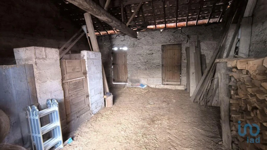 Moradia para Venda em Orgens Foto 6