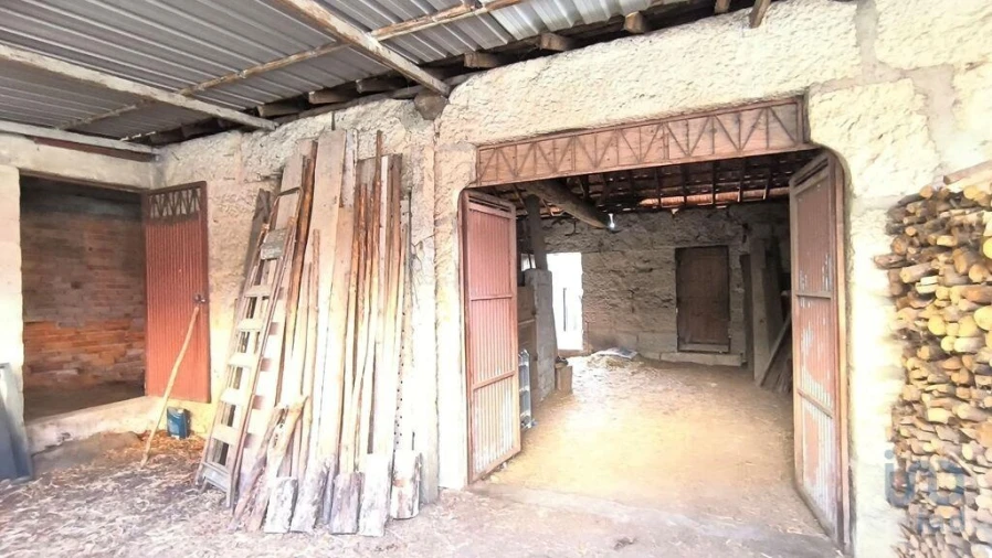 Moradia para Venda em Orgens Foto 3