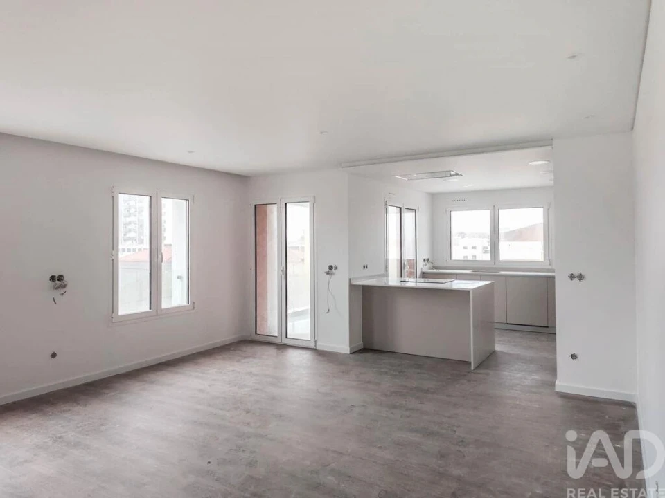 Apartamento T3 para Venda em Marinha Grande Foto 4