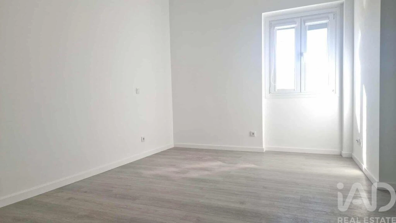 Moradia T5 para Venda em Valado dos Frades Foto 18