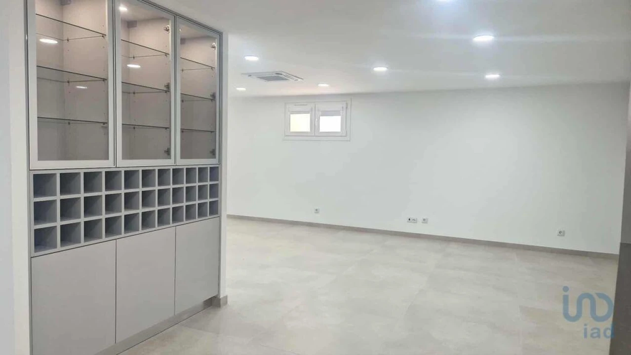 Moradia T5 para Venda em Valado dos Frades Foto 4