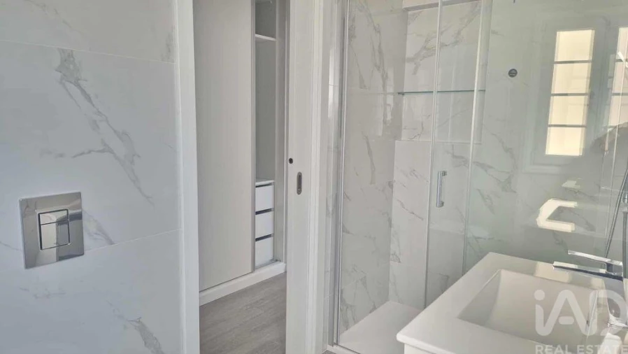 Moradia T5 para Venda em Valado dos Frades Foto 17