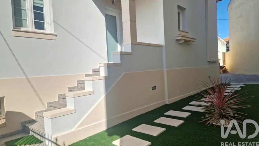 Moradia T5 para Venda em Valado dos Frades Foto 23