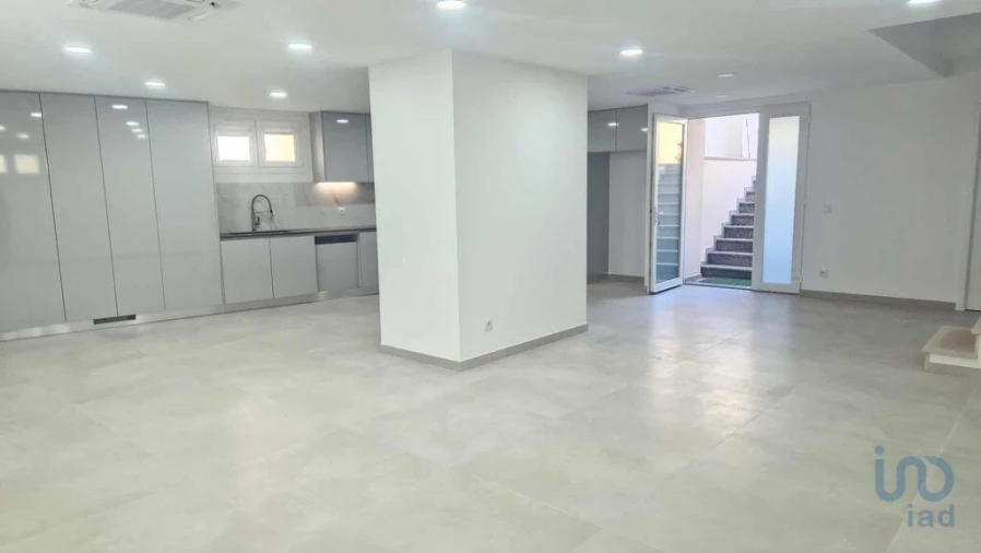 Moradia T5 para Venda em Valado dos Frades Foto 13