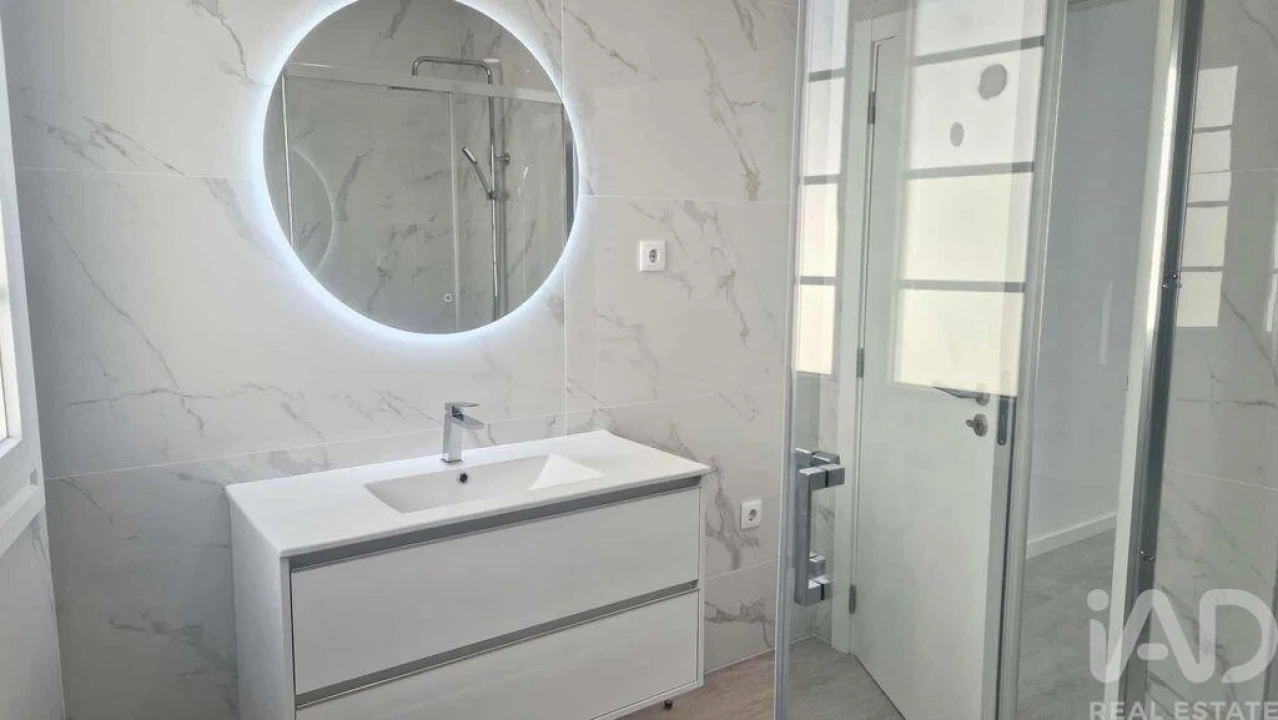 Moradia T5 para Venda em Valado dos Frades Foto 20