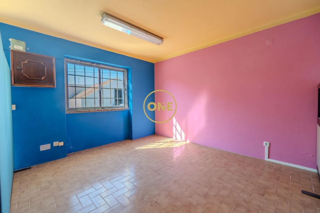 Prédio para Venda em Milharado Foto 48