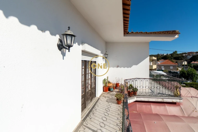 Prédio para Venda em Milharado Foto 30