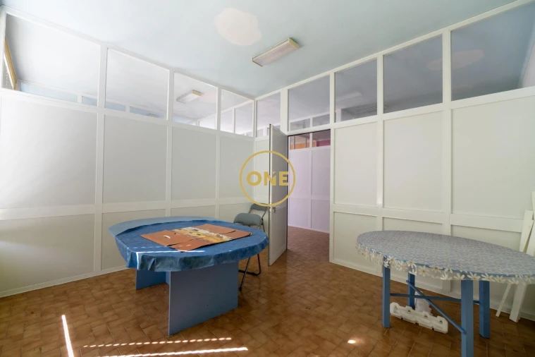 Prédio para Venda em Milharado Foto 44