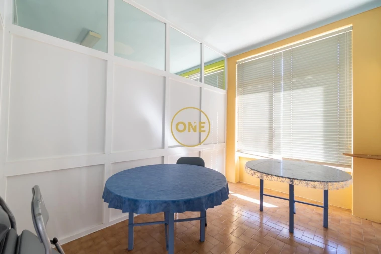 Prédio para Venda em Milharado Foto 43