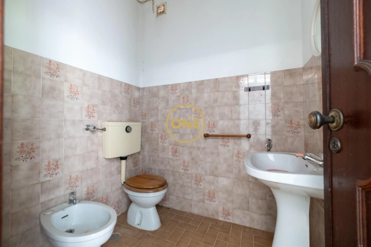 Prédio para Venda em Milharado Foto 46