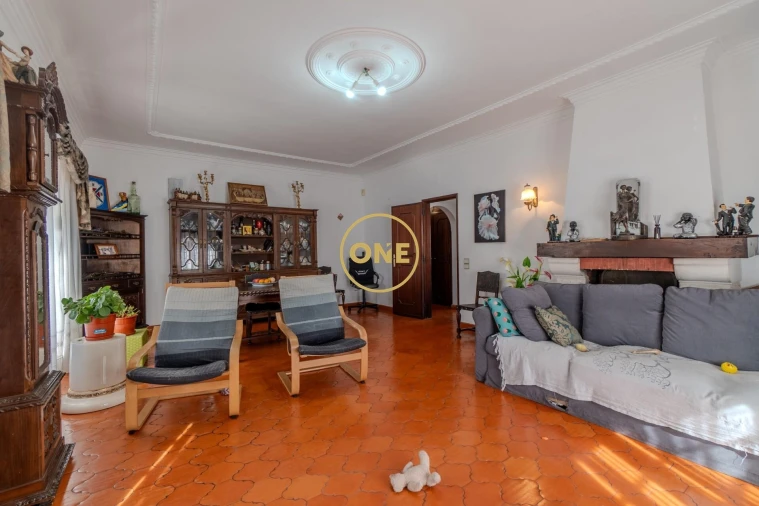 Prédio para Venda em Milharado Foto 16