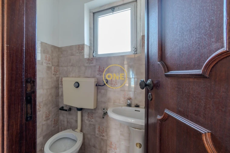 Prédio para Venda em Milharado Foto 52