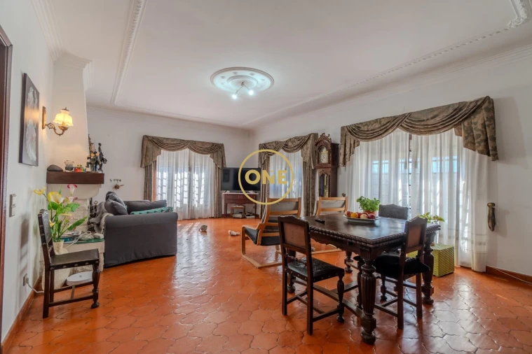 Prédio para Venda em Milharado Foto 15