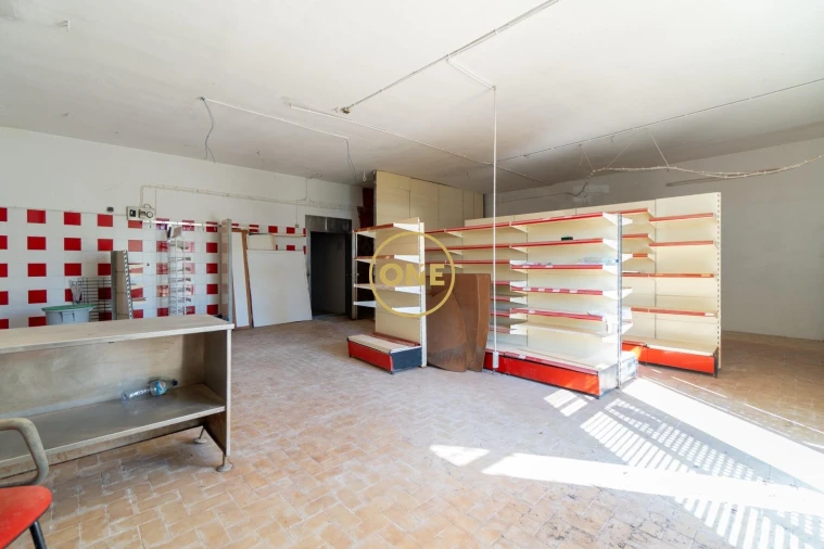 Prédio para Venda em Milharado Foto 36