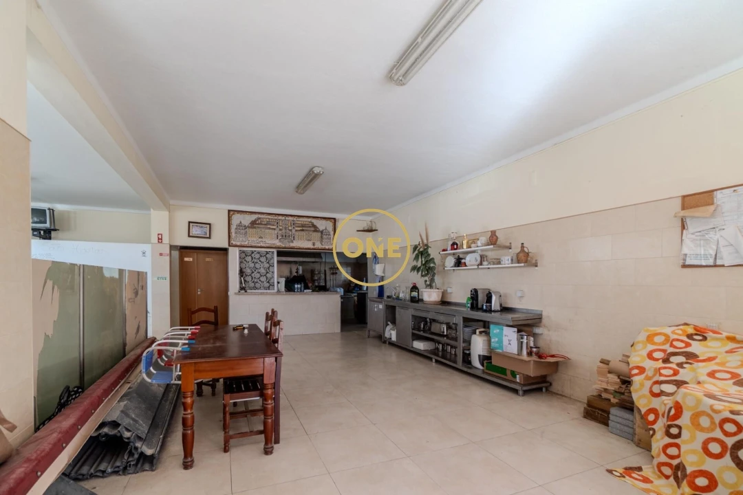 Prédio para Venda em Milharado Foto 31