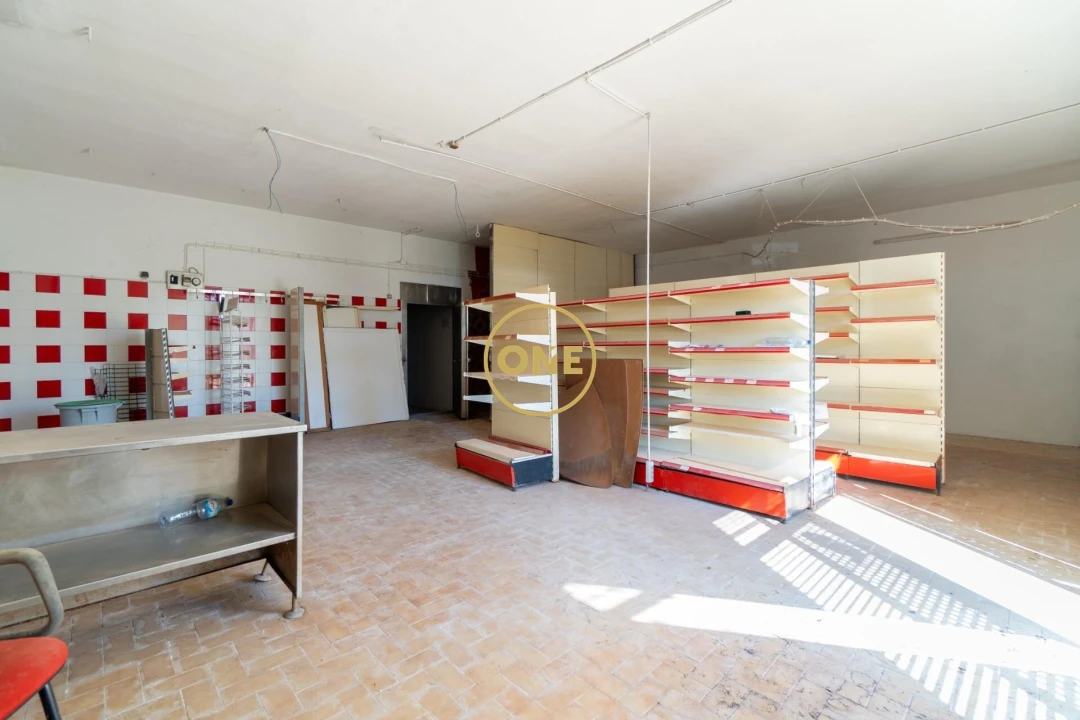 Prédio para Venda em Milharado Foto 36