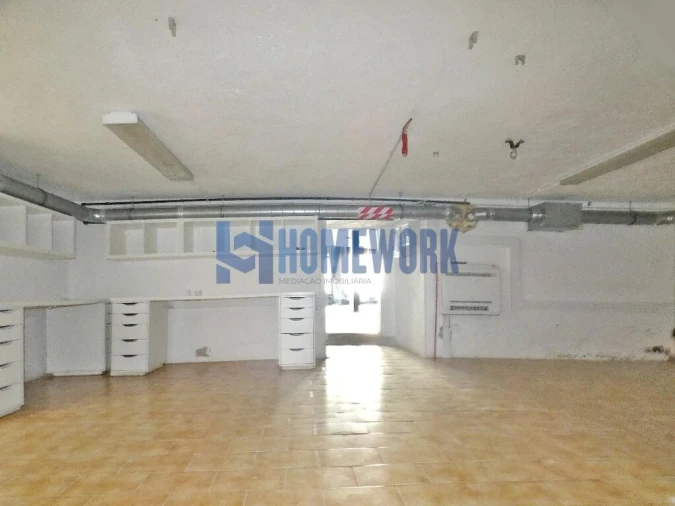 Loja para Venda em Loures Foto 13