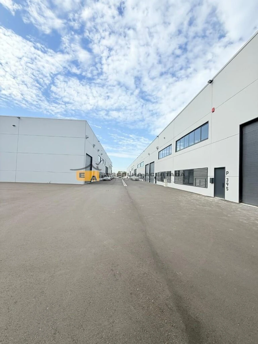 Armazém para Arrendamento em Aver-O-Mar, Amorim e Terroso Foto 1