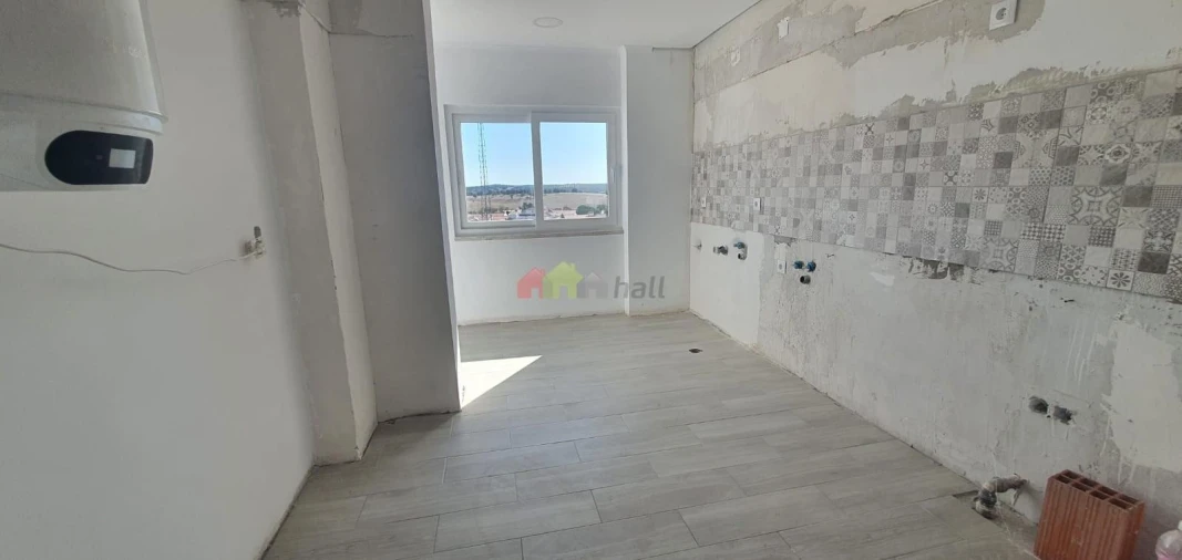 Apartamento T2 para Venda em Avis Foto 3