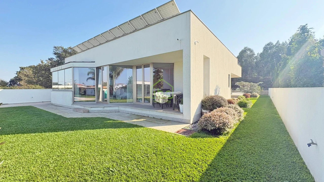 Moradia T4 para Venda em Póvoa de Varzim, Beiriz e Argivai Foto 3