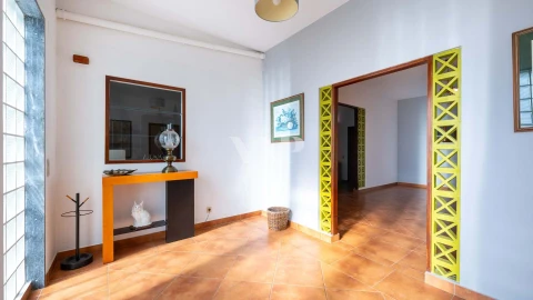 Moradia T7 para Venda em Quarteira