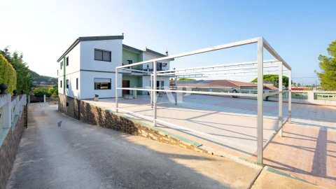 Moradia T7 para Venda em Quarteira