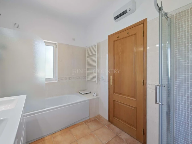 Moradia T3 para Venda em Estômbar e Parchal Foto 18