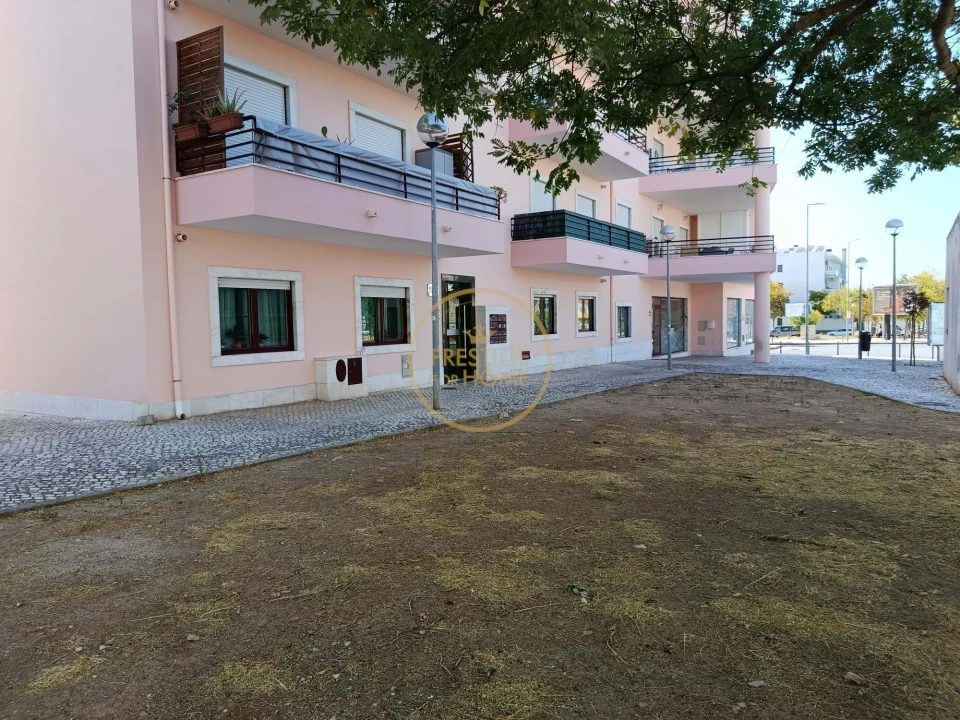 Apartamento T2 para Venda em Loule (São Clemente) Foto 1