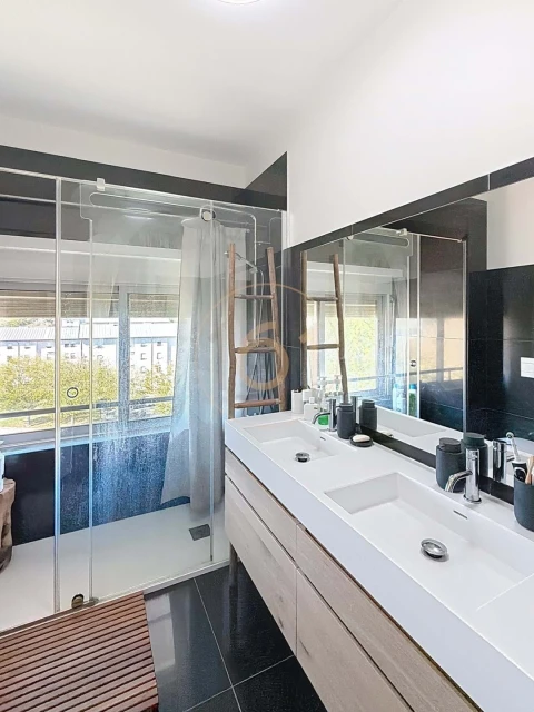 Apartamento T4 para Venda em Lordelo do Ouro e Massarelos