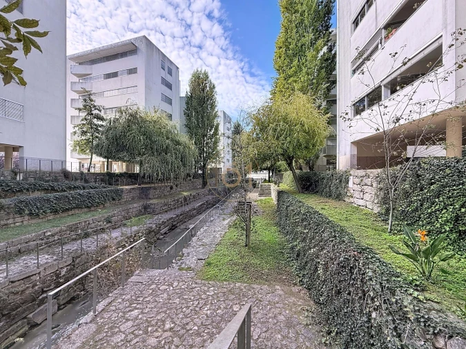Apartamento T4 para Venda em Lordelo do Ouro e Massarelos Foto 45
