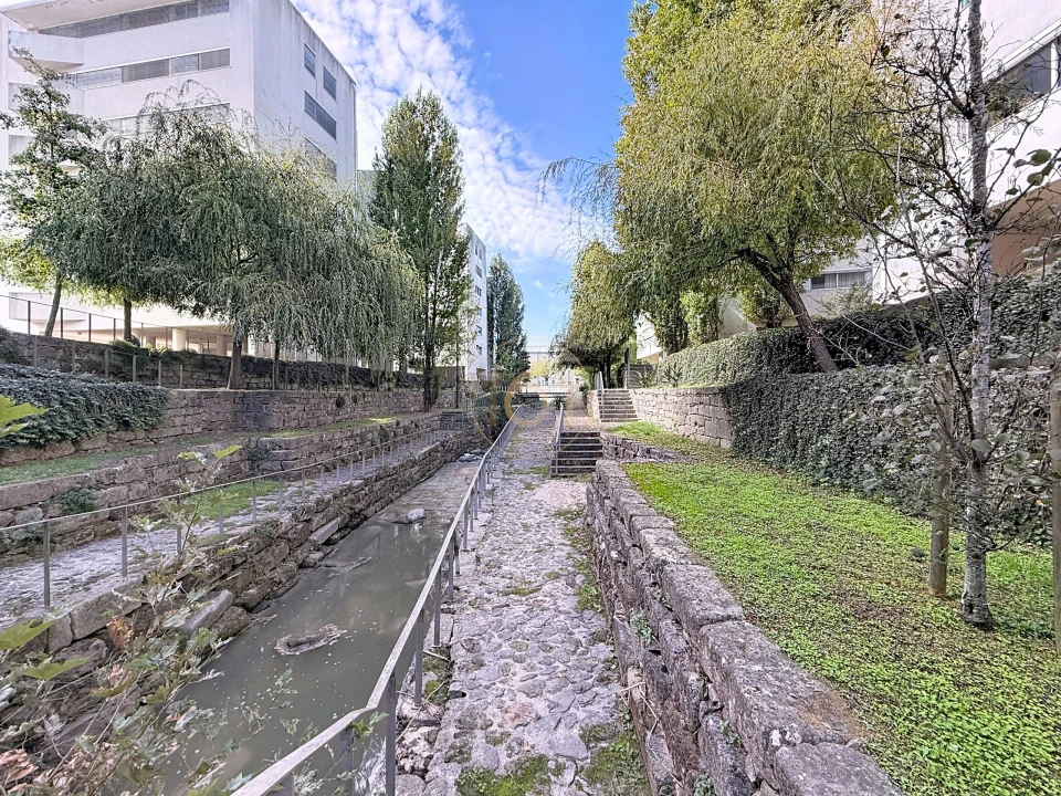 Apartamento T4 para Venda em Lordelo do Ouro e Massarelos Foto 46