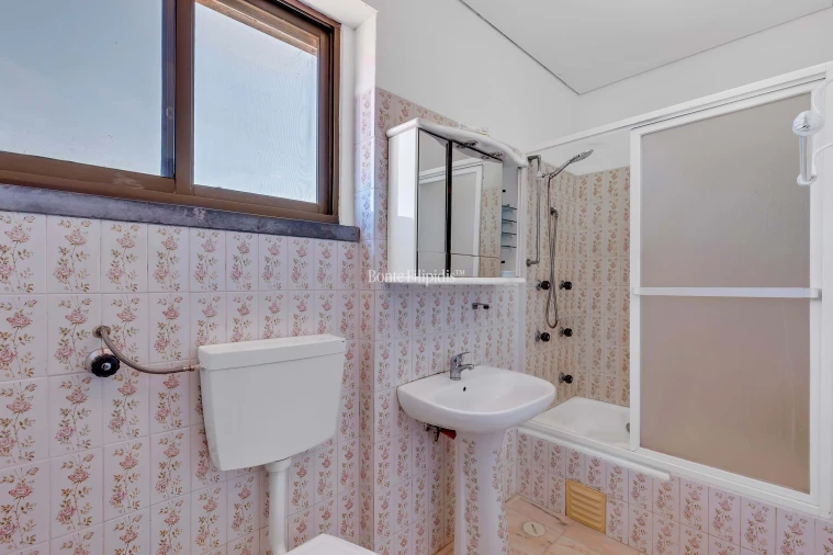 Moradia T3 para Venda em Colares Foto 11