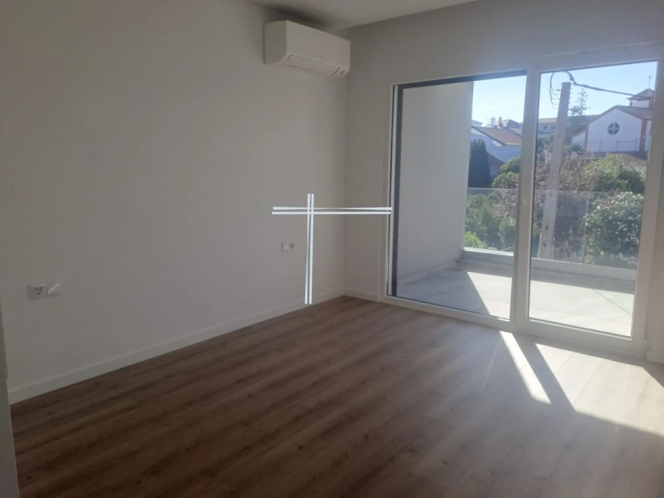 Moradia T4 para Venda em Charneca de Caparica e Sobreda Foto 18