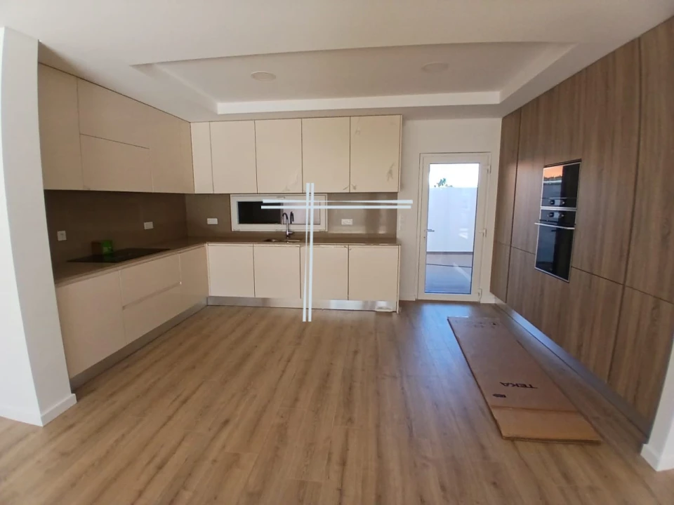 Moradia T4 para Venda em Charneca de Caparica e Sobreda Foto 35