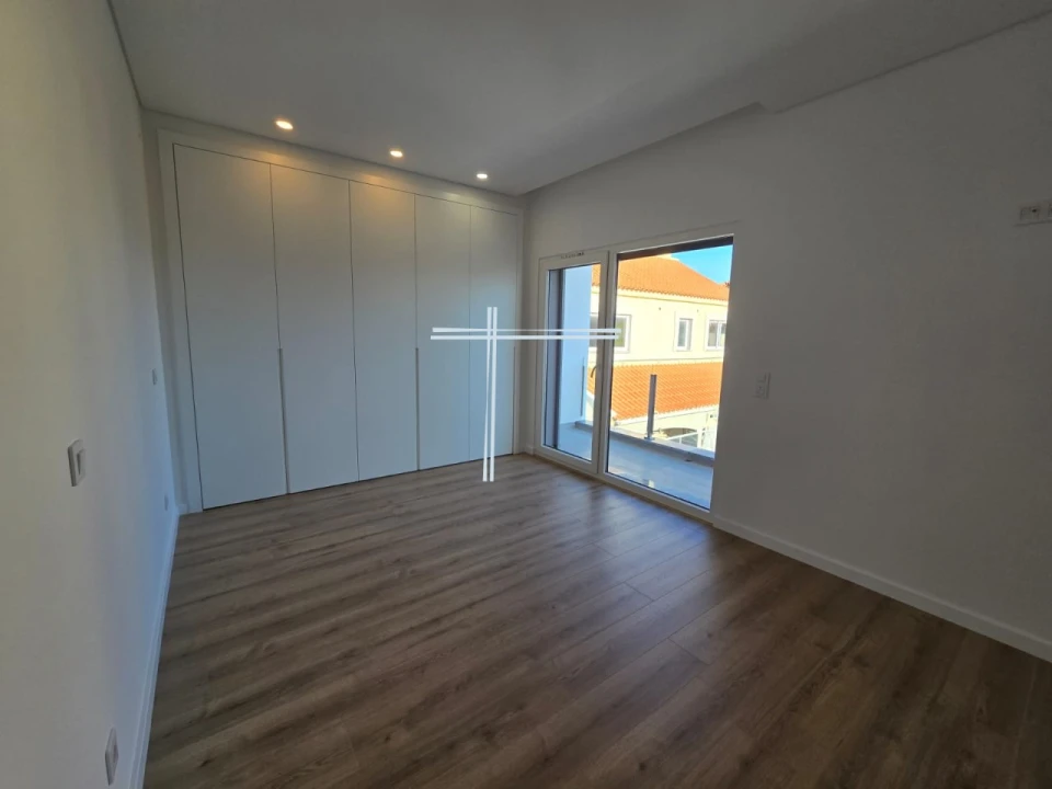 Moradia T4 para Venda em Charneca de Caparica e Sobreda Foto 39