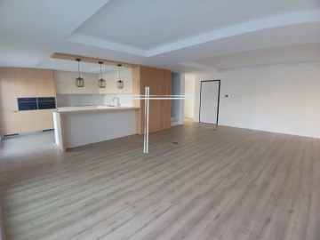 Moradia T4 para Venda em Charneca de Caparica e Sobreda