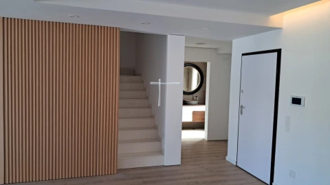 Moradia T4 para Venda em Charneca de Caparica e Sobreda