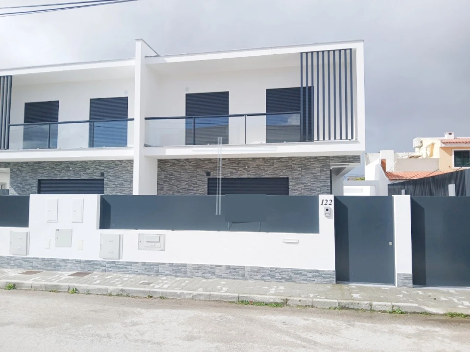 Moradia T3 para Venda em Fernao Ferro Foto 2