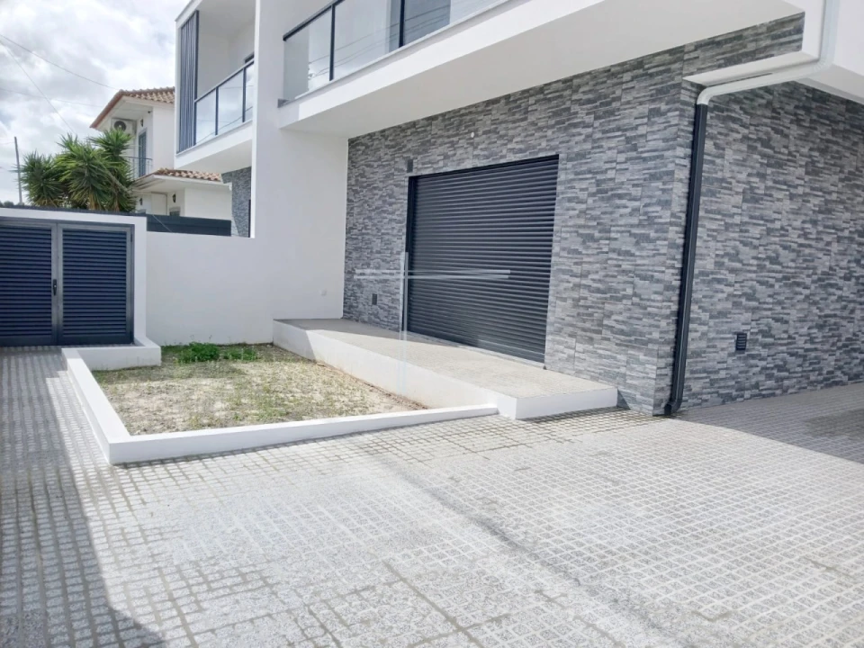 Moradia T3 para Venda em Fernao Ferro Foto 3