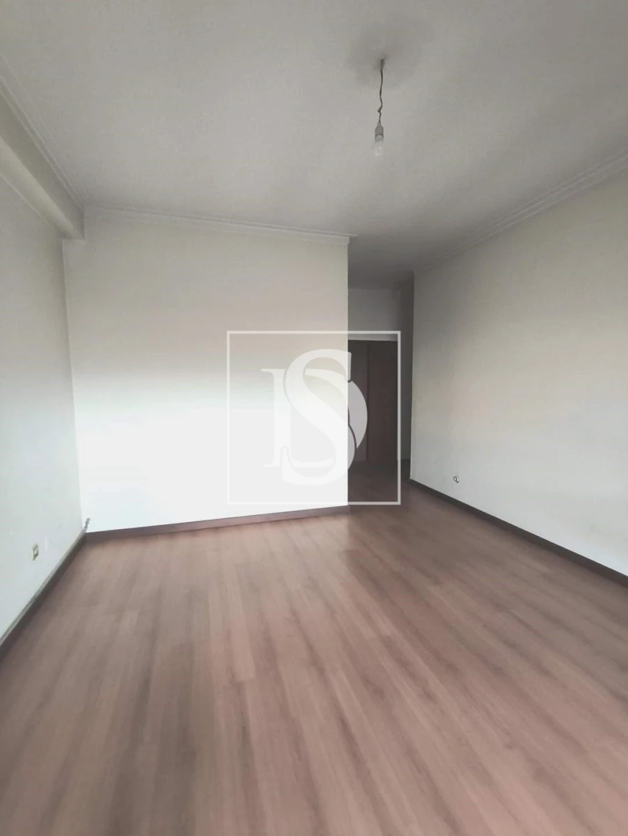 Apartamento T3 para Venda em Creixomil Foto 15