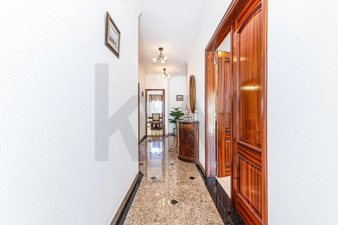 Moradia T3 para Venda em Armação de Pera Foto 2