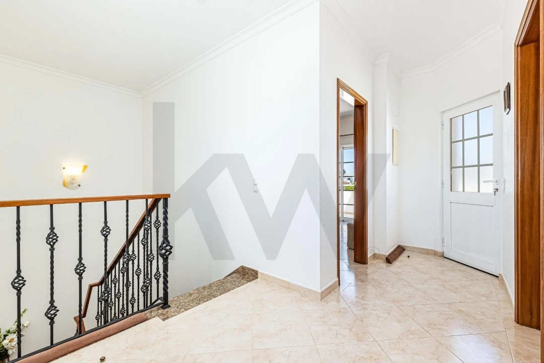 Moradia T3 para Venda em Armação de Pera Foto 14