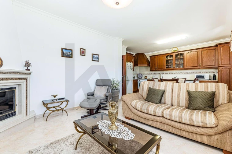 Moradia T3 para Venda em Armação de Pera Foto 10