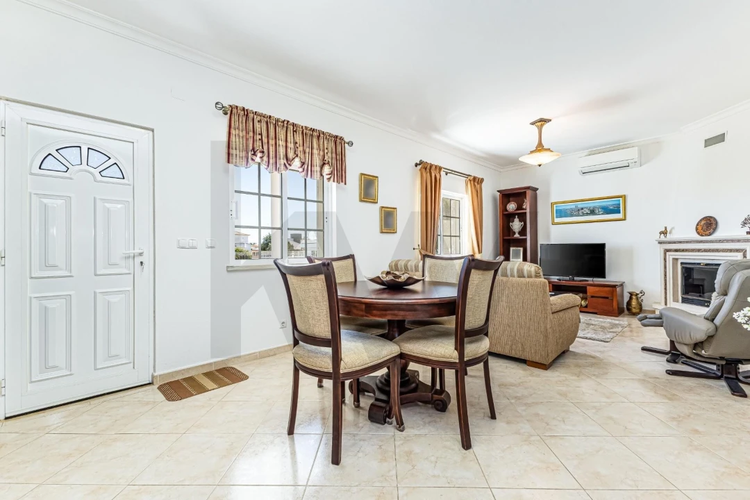 Moradia T3 para Venda em Armação de Pera Foto 7