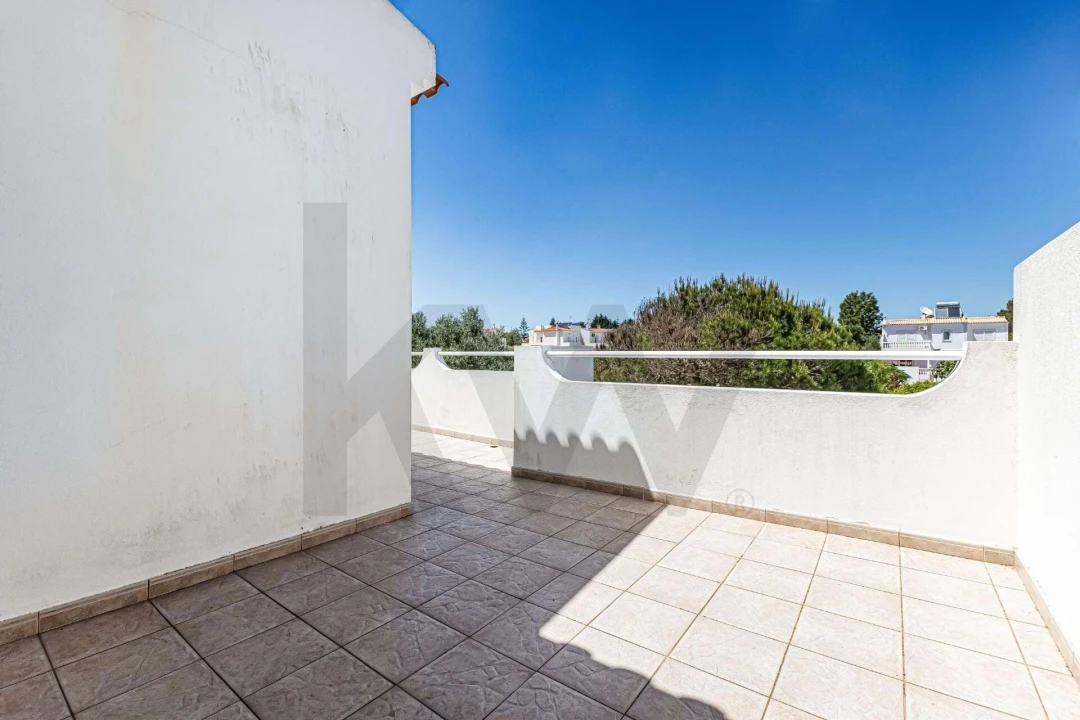 Moradia T3 para Venda em Armação de Pera Foto 17