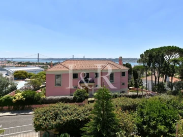 Moradia T6 para Venda em Belém