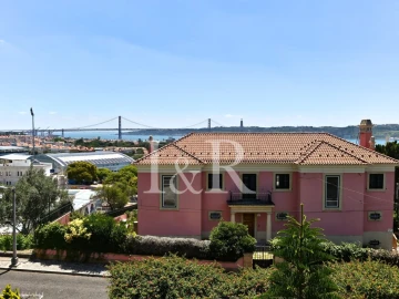 Moradia T6 para Venda em Belém