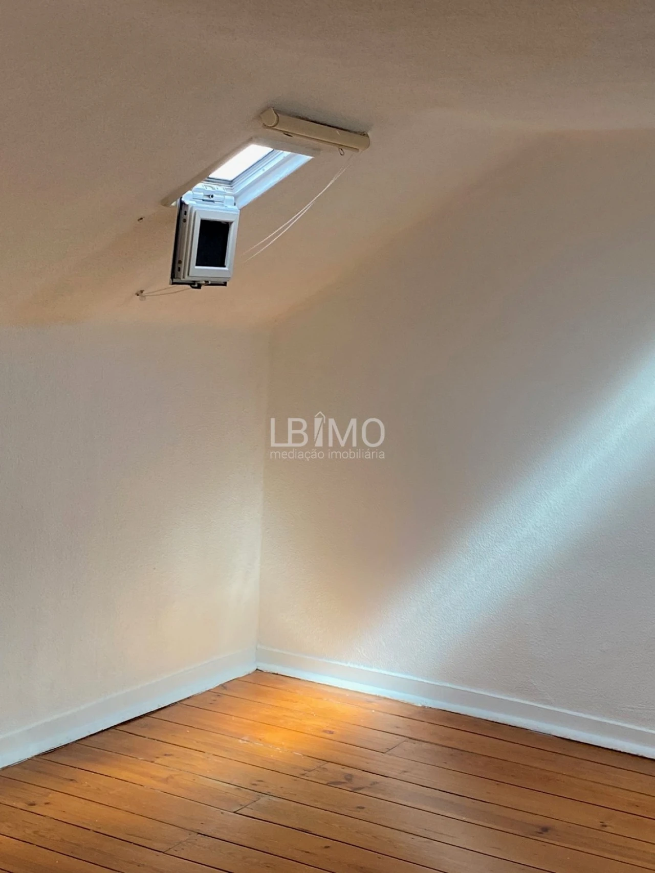 Apartamento T4 para Arrendamento em Águas Livres Foto 15